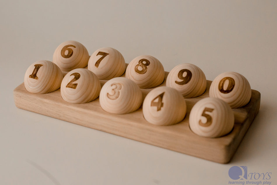 Q Toys Count Me Egg Stand