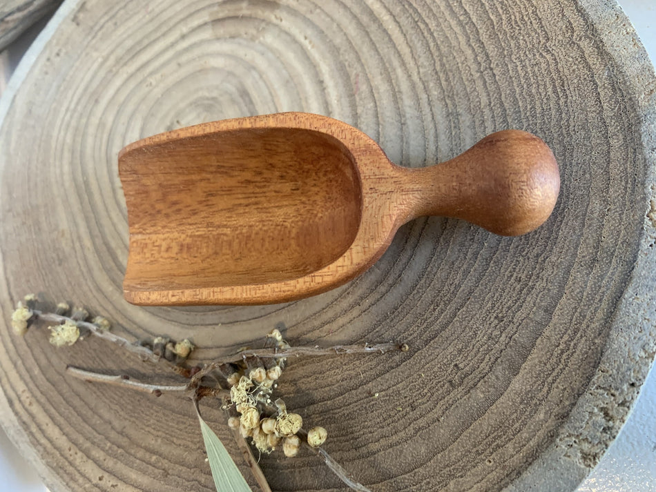 Awe & Wonder Wood Scoops Assorted 12pc