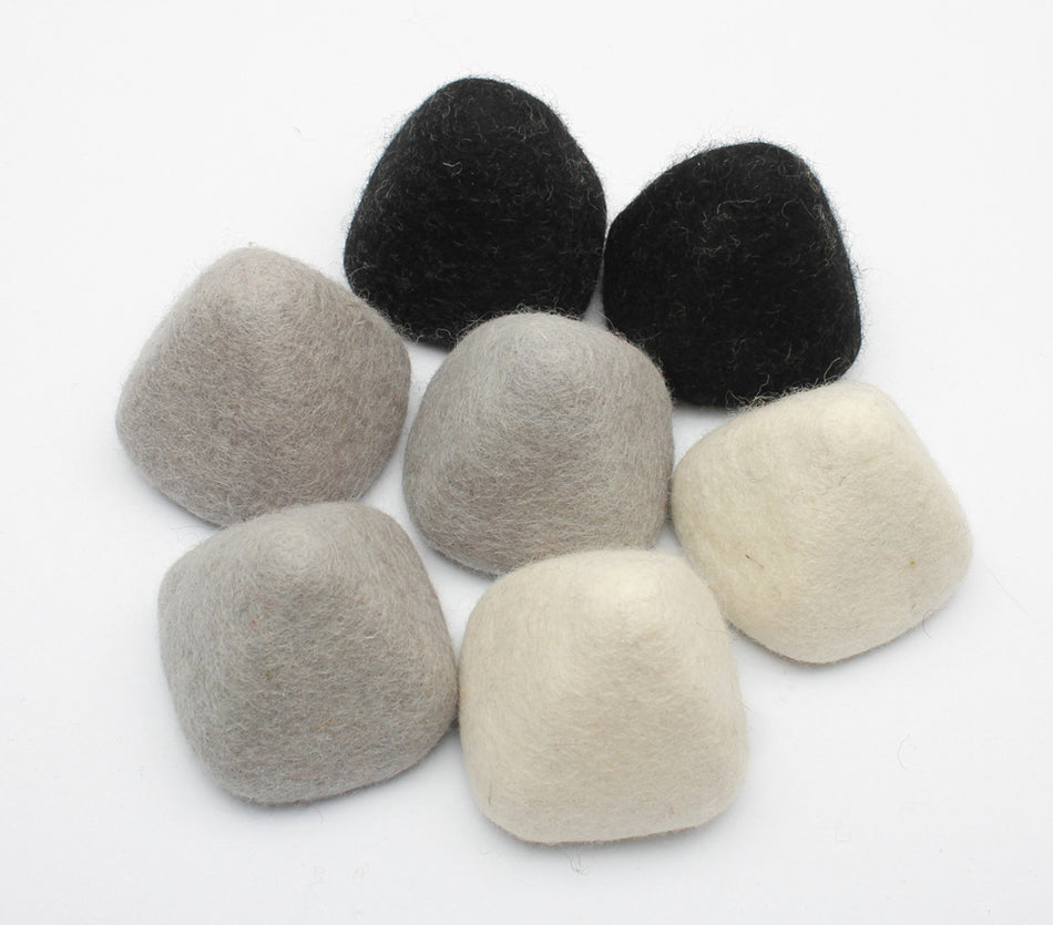 Papoose Achromatic Felt Pyramids 7pc