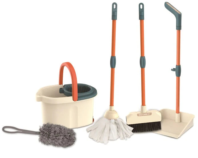 Eurekakids Little Helper Cleaning Set