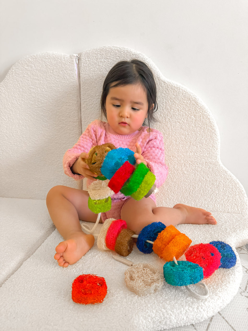 Q Toys Rainbow Loofah Lacing Set
